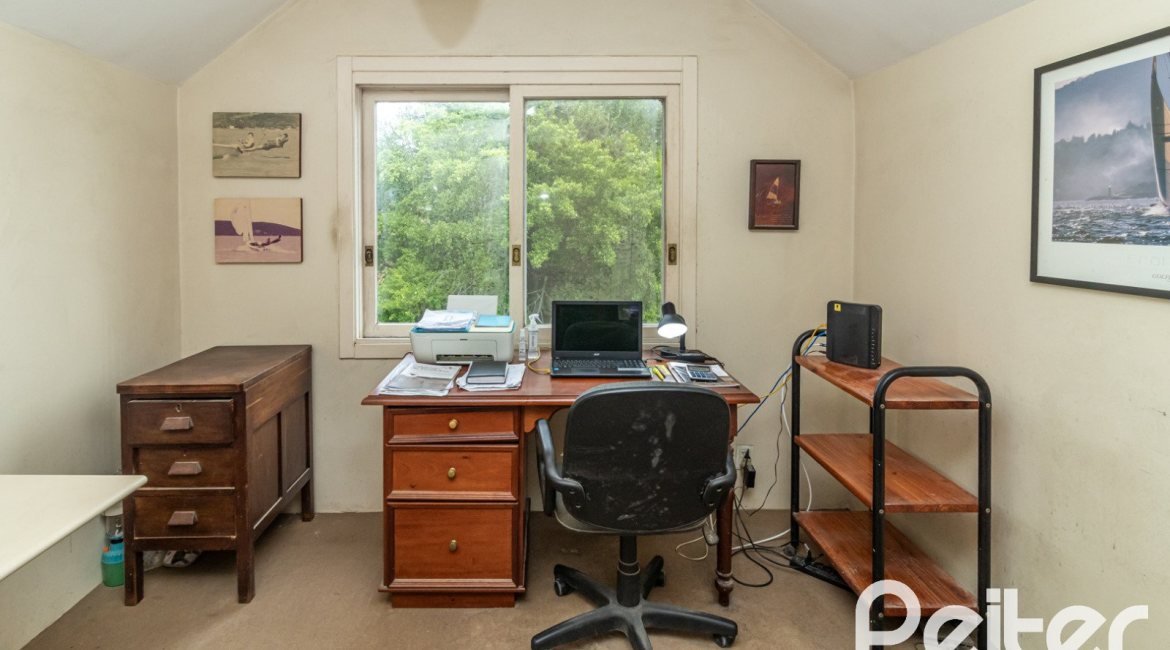 Casa em Condomínio à venda com 293m², 3 dormitórios, 1 suíte, 2 vagas, no bairro Tristeza em Porto Alegre