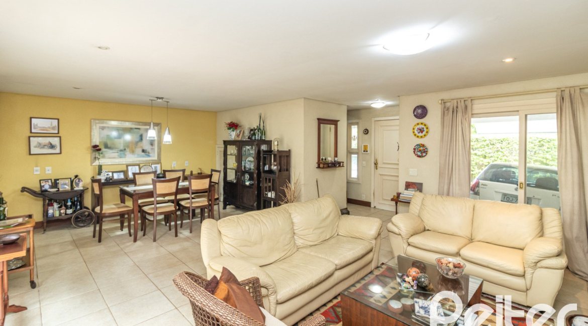 Casa em Condomínio à venda com 293m², 3 dormitórios, 1 suíte, 2 vagas, no bairro Tristeza em Porto Alegre