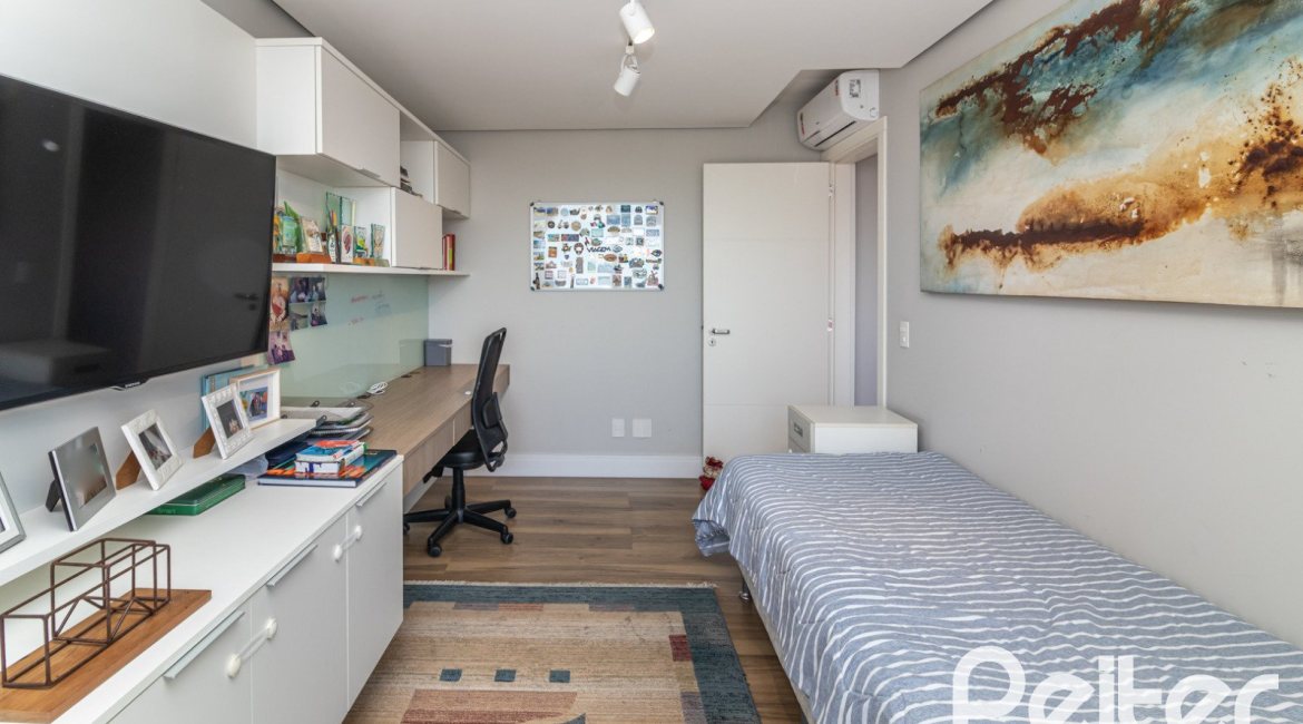 Apartamento à venda com 217m², 3 dormitórios, 3 suítes, 3 vagas, no bairro Tristeza em PORTO ALEGRE