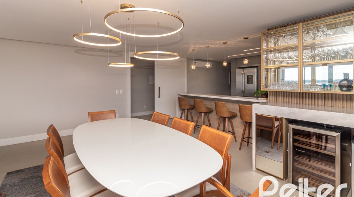 Apartamento à venda com 217m², 3 dormitórios, 3 suítes, 3 vagas, no bairro Tristeza em PORTO ALEGRE