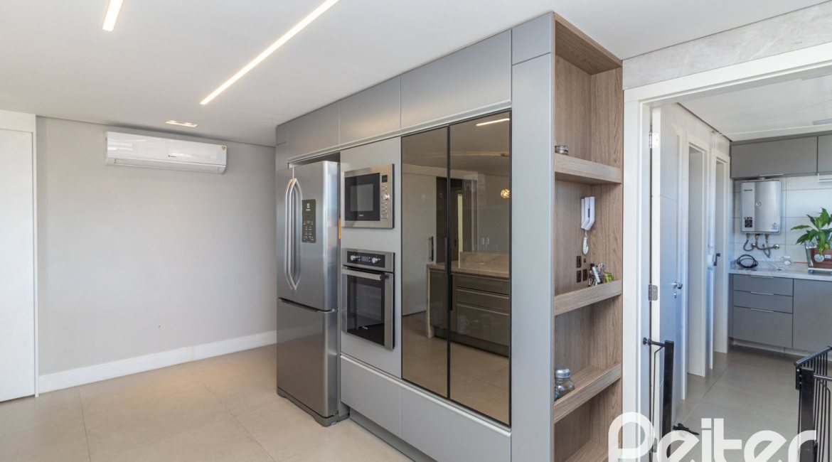 Apartamento à venda com 217m², 3 dormitórios, 3 suítes, 3 vagas, no bairro Tristeza em PORTO ALEGRE