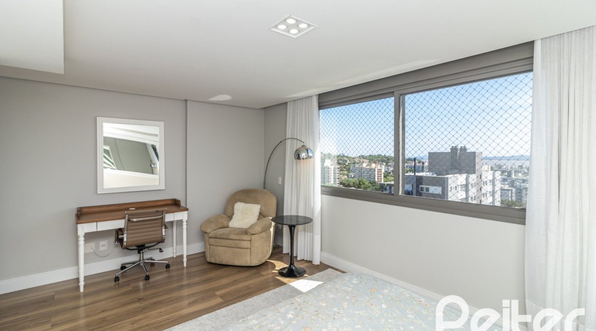 Apartamento à venda com 217m², 3 dormitórios, 3 suítes, 3 vagas, no bairro Tristeza em PORTO ALEGRE