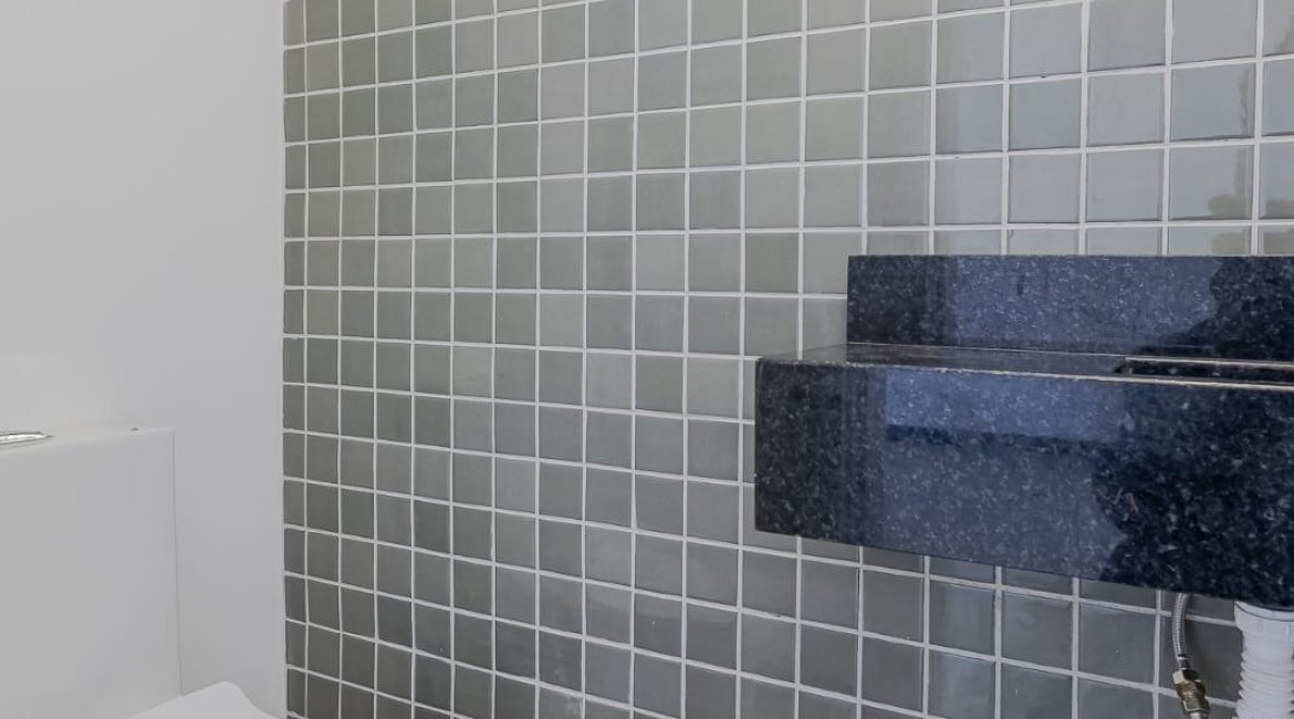 Casa à venda com 180m², 3 dormitórios, 1 suíte, 2 vagas, no bairro Ipanema em Porto Alegre