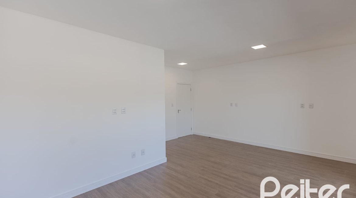 Casa à venda com 180m², 3 dormitórios, 1 suíte, 2 vagas, no bairro Ipanema em Porto Alegre