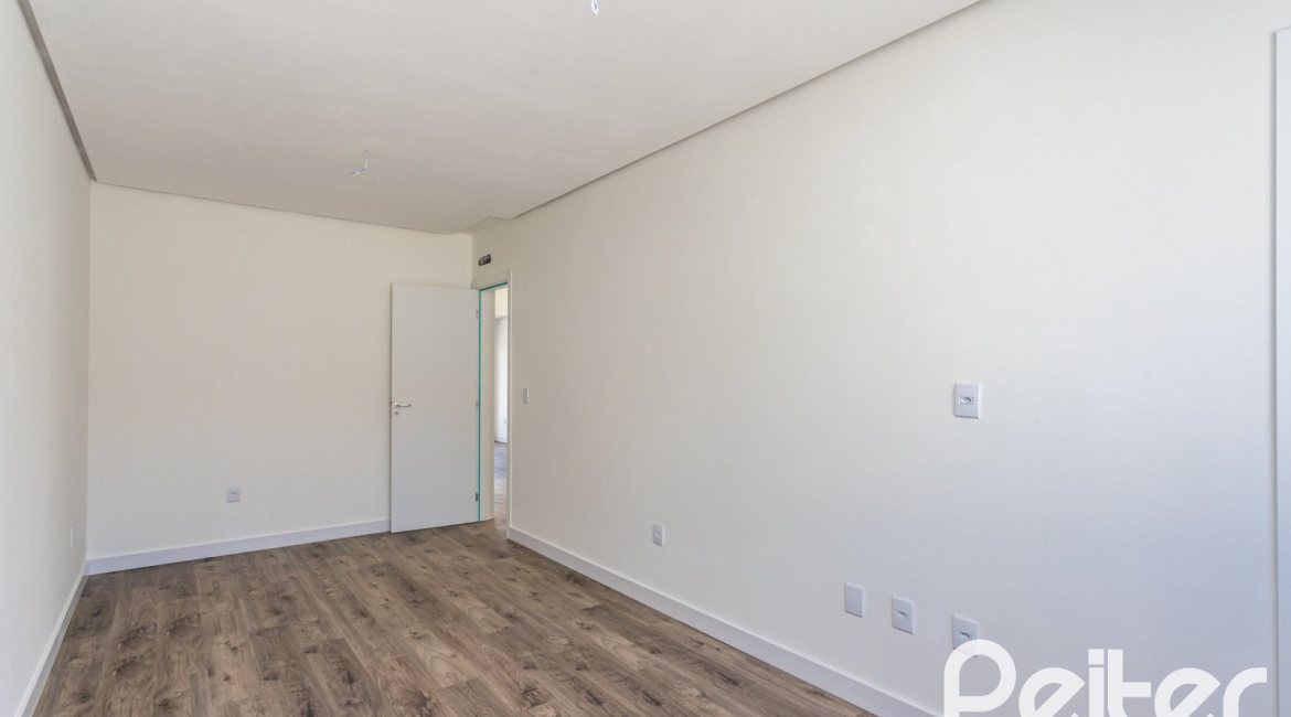 Casa em Condomínio à venda com 150m², 3 dormitórios, 3 suítes, 2 vagas, no bairro Ipanema em Porto Alegre