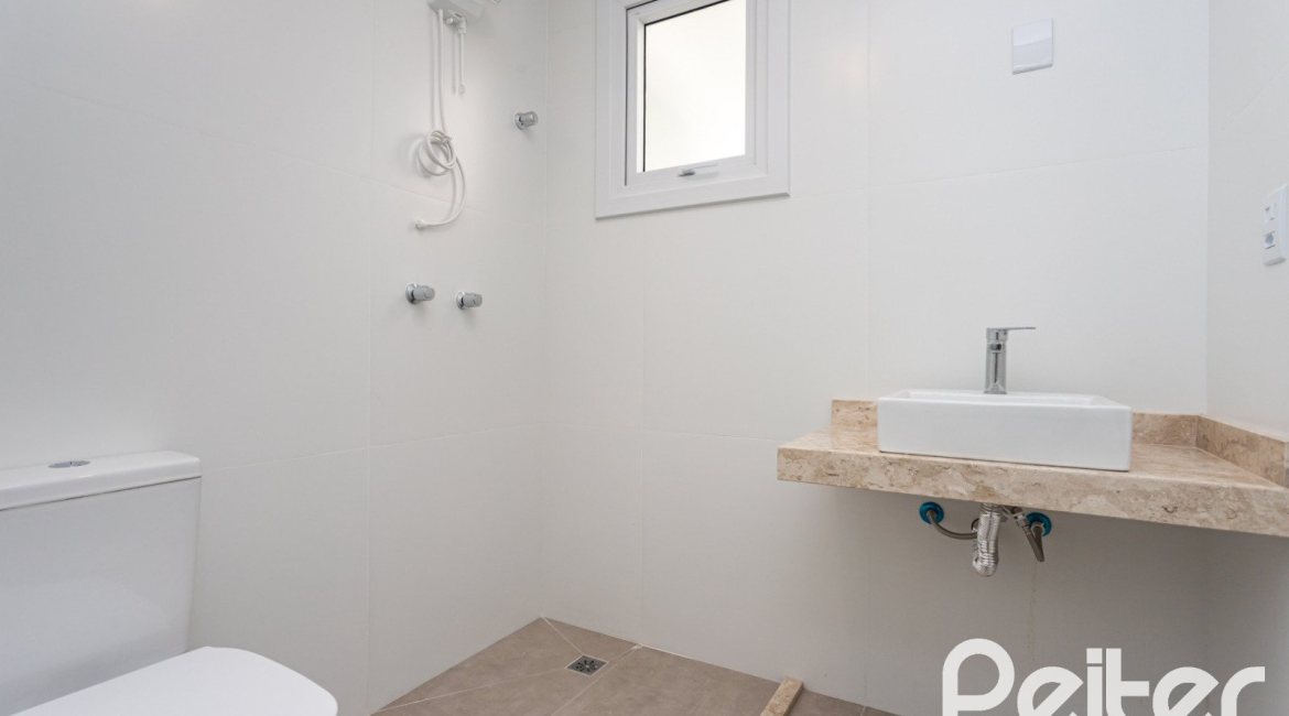 Casa em Condomínio à venda com 150m², 3 dormitórios, 3 suítes, 2 vagas, no bairro Ipanema em Porto Alegre