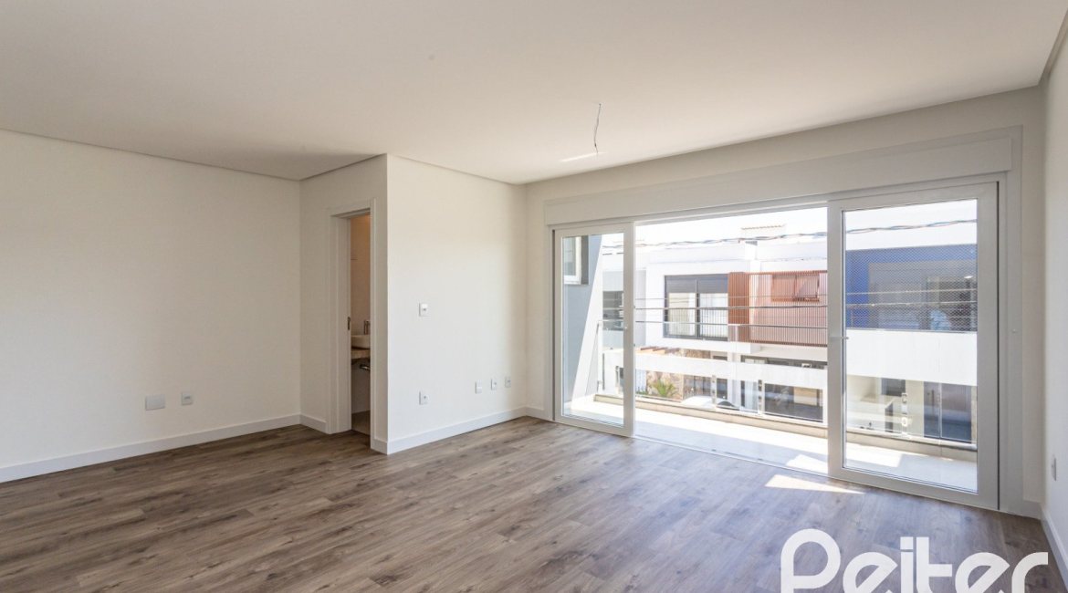 Casa em Condomínio à venda com 150m², 3 dormitórios, 3 suítes, 2 vagas, no bairro Ipanema em Porto Alegre