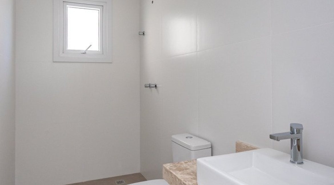 Casa em Condomínio à venda com 150m², 3 dormitórios, 3 suítes, 2 vagas, no bairro Ipanema em Porto Alegre