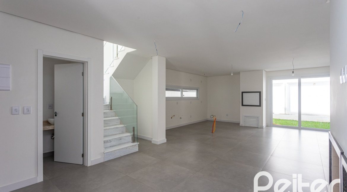 Casa em Condomínio à venda com 150m², 3 dormitórios, 3 suítes, 2 vagas, no bairro Ipanema em Porto Alegre