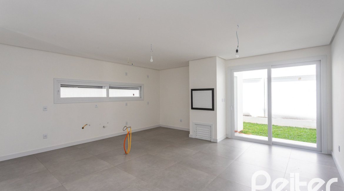 Casa em Condomínio à venda com 150m², 3 dormitórios, 3 suítes, 2 vagas, no bairro Ipanema em Porto Alegre