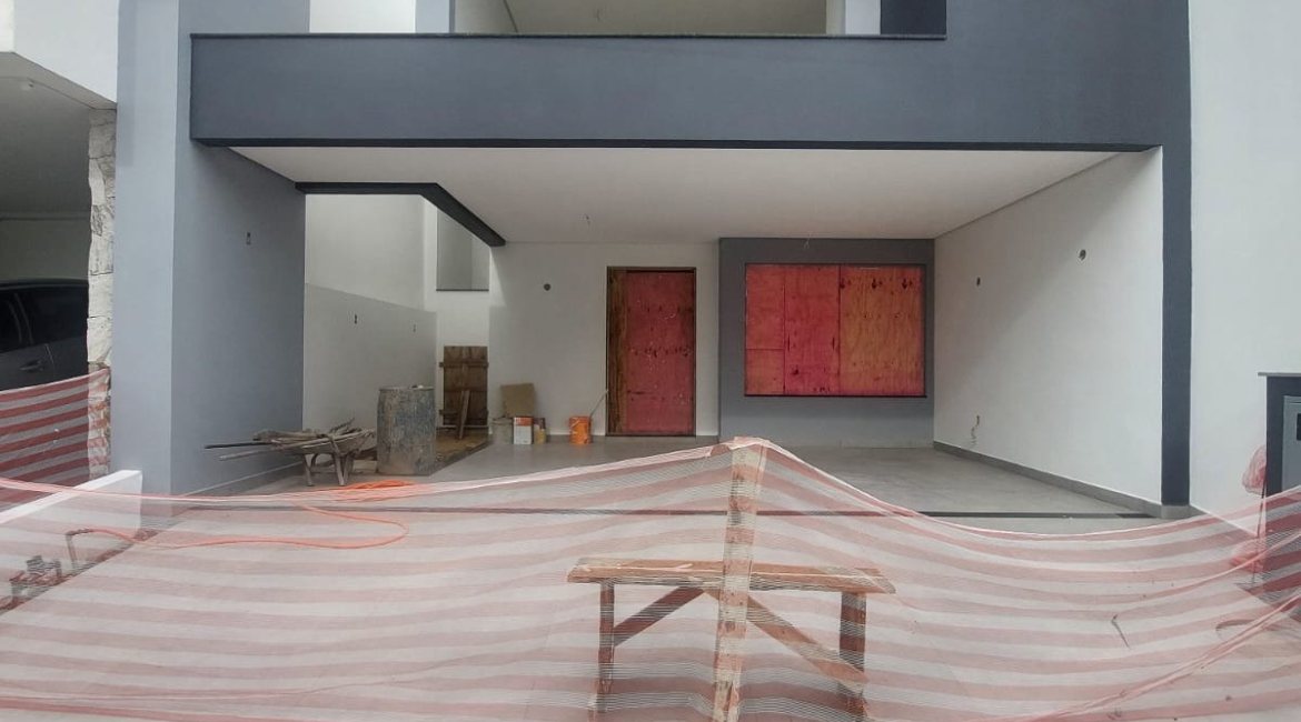 Casa em Condomínio à venda com 150m², 3 dormitórios, 3 suítes, 2 vagas, no bairro Ipanema em Porto Alegre