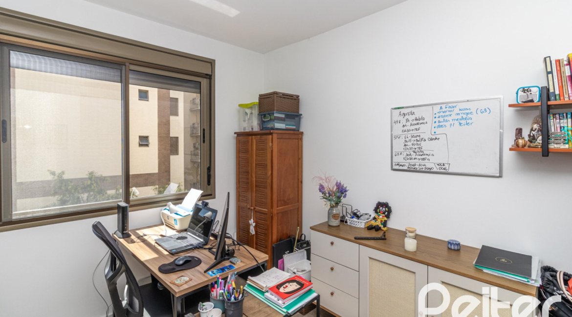 Apartamento à venda com 89m², 3 dormitórios, 1 suíte, 1 vaga, no bairro Ipanema em PORTO ALEGRE