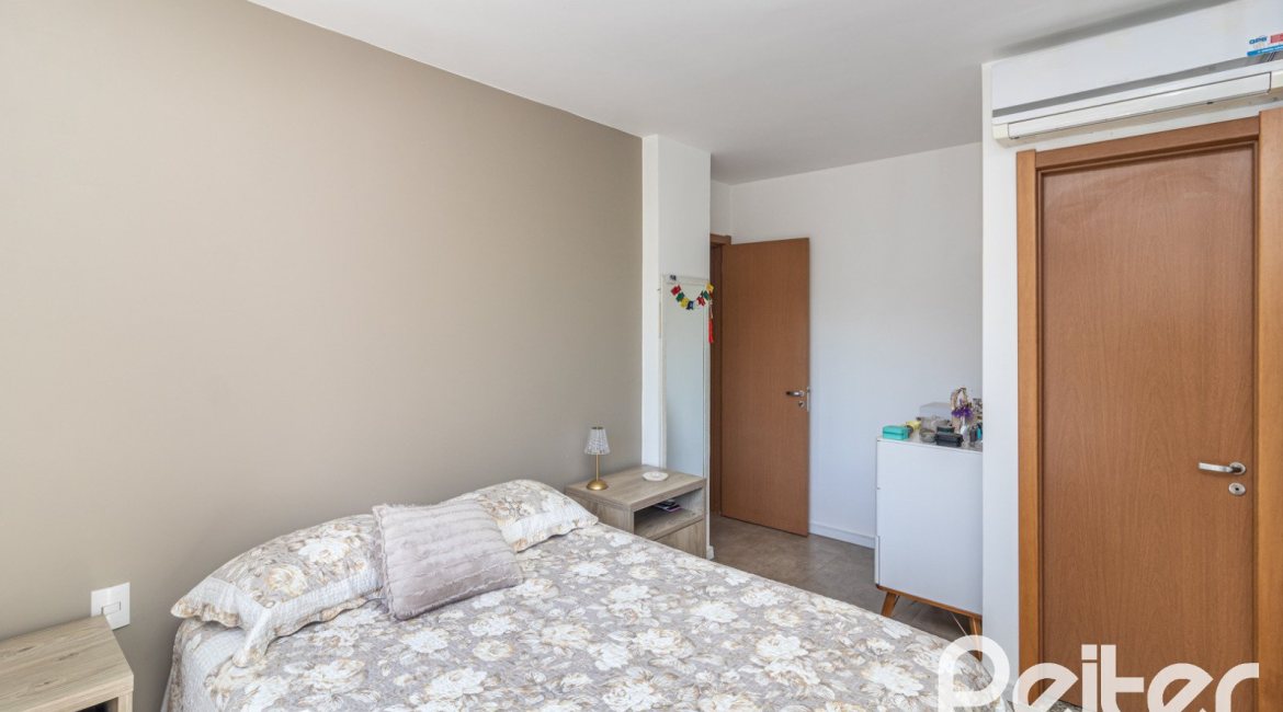 Apartamento à venda com 89m², 3 dormitórios, 1 suíte, 1 vaga, no bairro Ipanema em PORTO ALEGRE