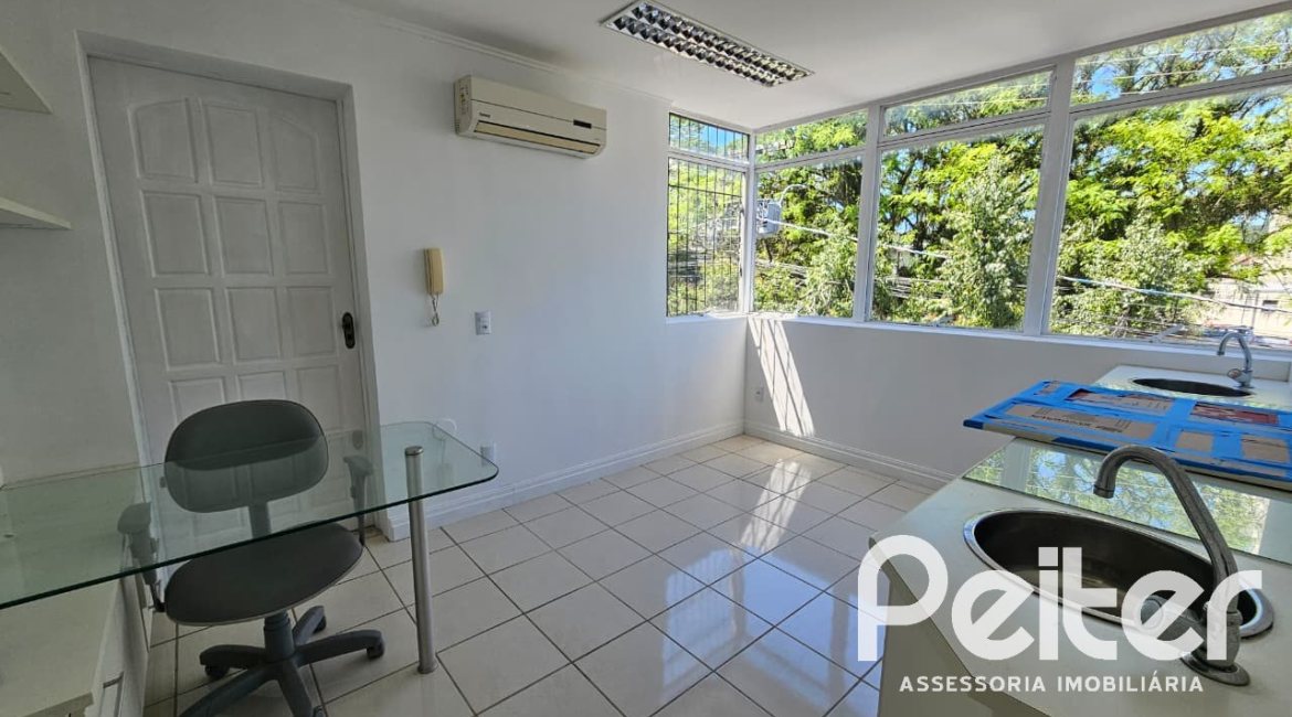 Comercial à venda com 41m², no bairro Tristeza em Porto Alegre