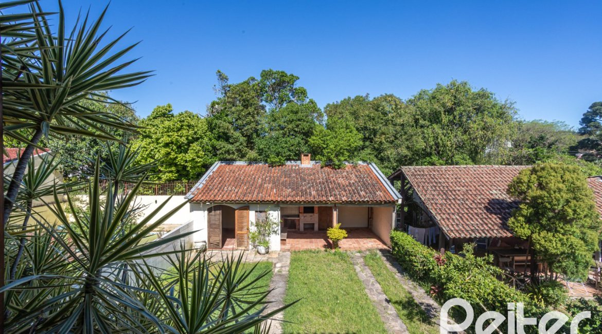 Casa à venda com 171m², 3 dormitórios, 1 suíte, no bairro Ipanema em Porto Alegre