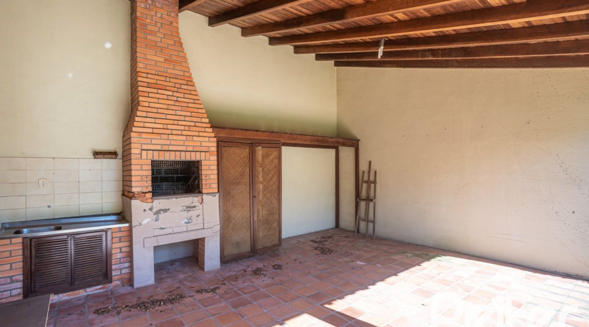 Casa à venda com 171m², 3 dormitórios, 1 suíte, no bairro Ipanema em Porto Alegre