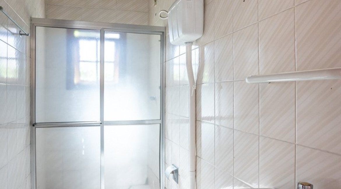 Casa à venda com 171m², 3 dormitórios, 1 suíte, no bairro Ipanema em Porto Alegre