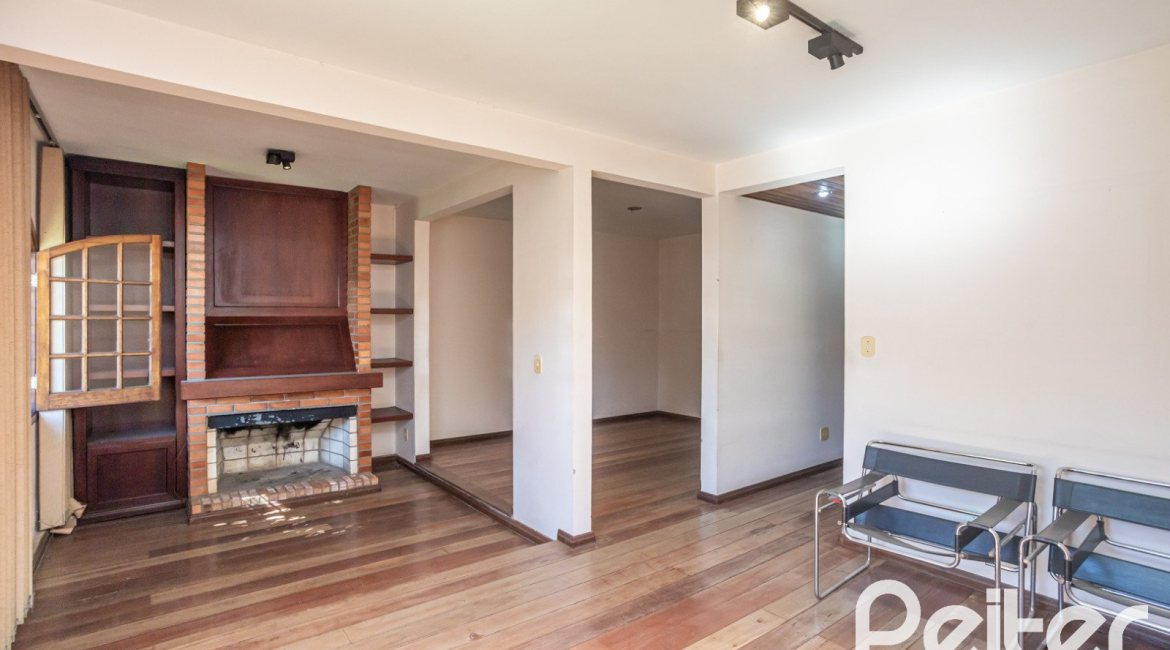 Casa à venda com 171m², 3 dormitórios, 1 suíte, no bairro Ipanema em Porto Alegre