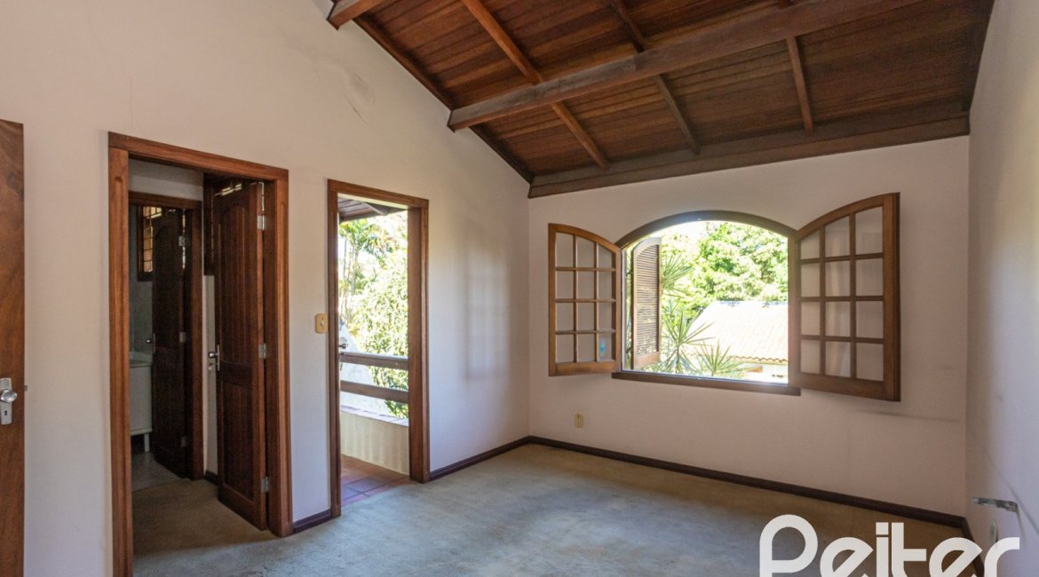 Casa à venda com 171m², 3 dormitórios, 1 suíte, no bairro Ipanema em Porto Alegre