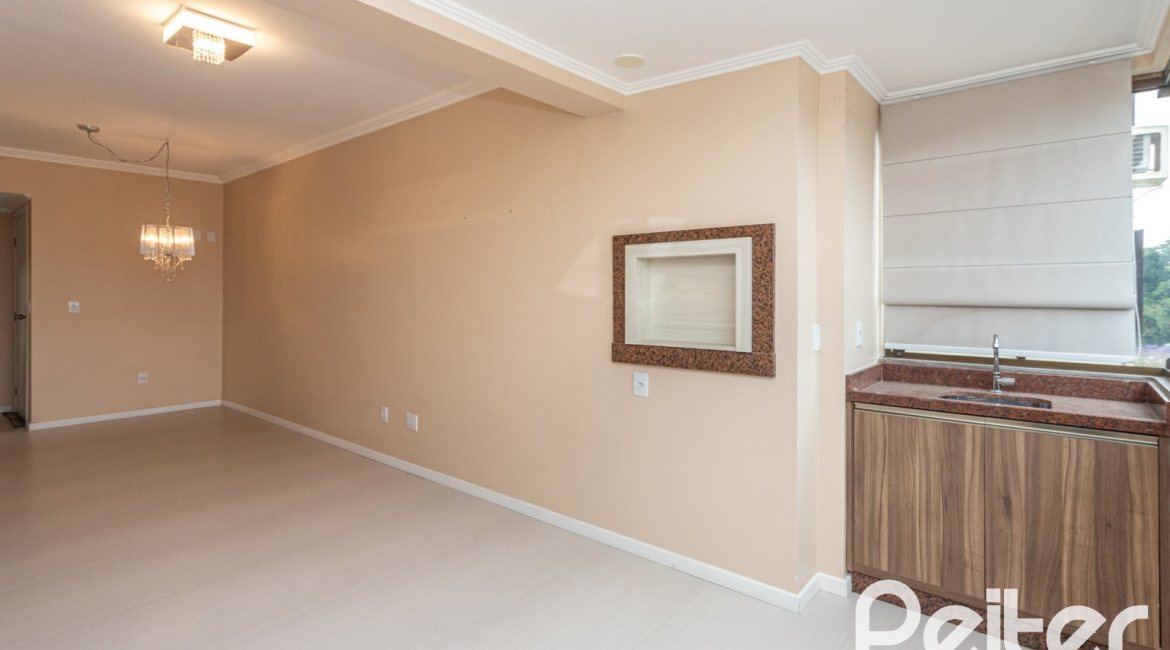 Apartamento à venda com 95m², 3 dormitórios, 1 suíte, 2 vagas, no bairro Tristeza em PORTO ALEGRE