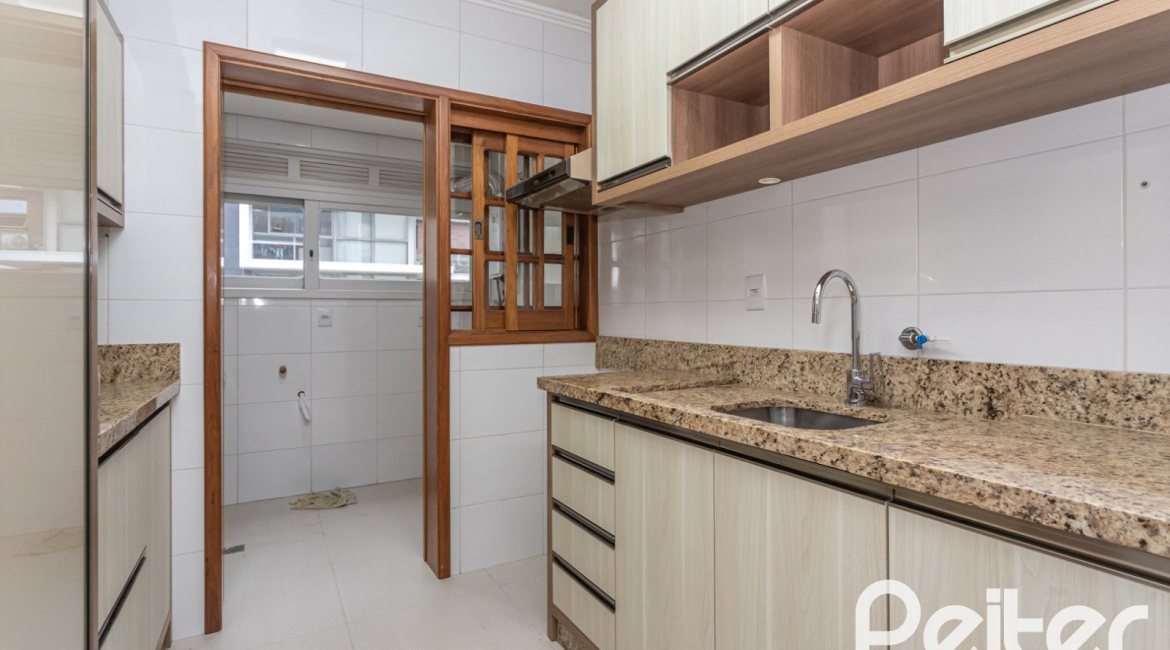 Apartamento à venda com 95m², 3 dormitórios, 1 suíte, 2 vagas, no bairro Tristeza em PORTO ALEGRE