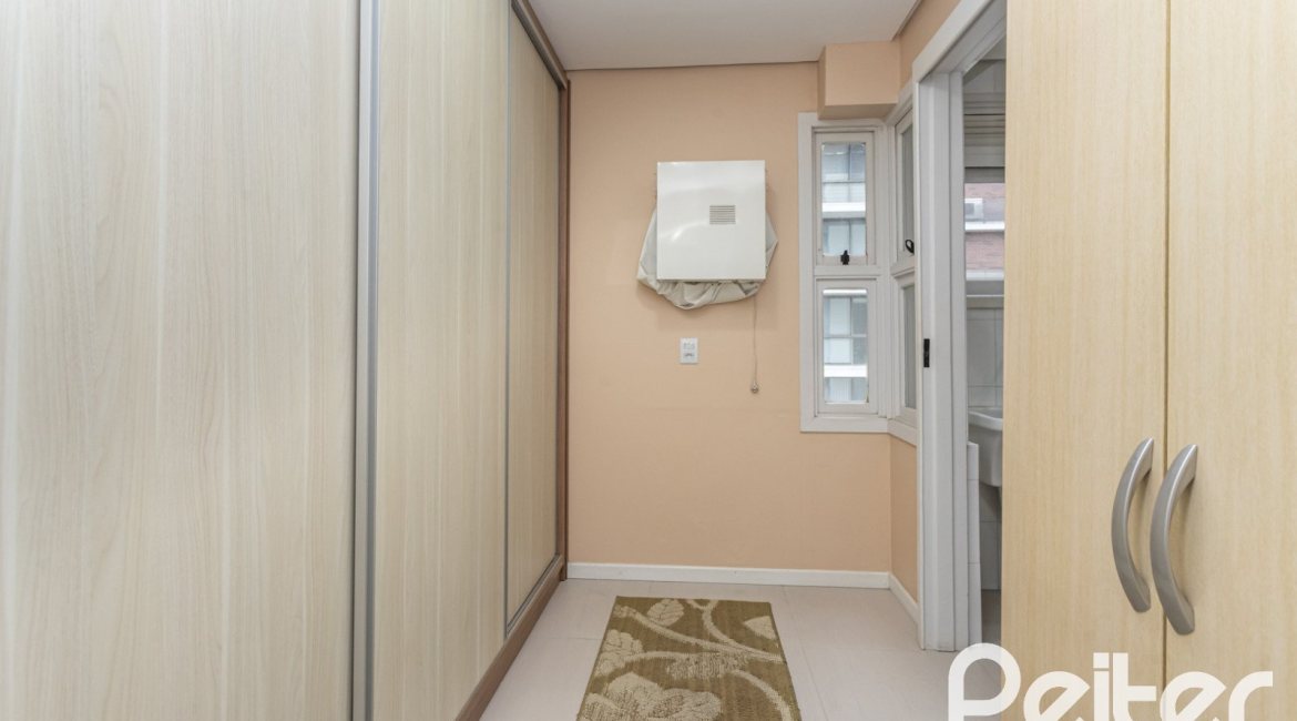 Apartamento à venda com 95m², 3 dormitórios, 1 suíte, 2 vagas, no bairro Tristeza em PORTO ALEGRE