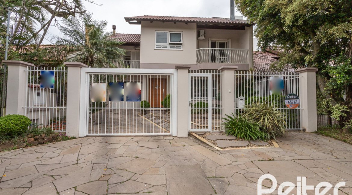 Casa à venda com 309m², 5 dormitórios, 3 suítes, 4 vagas, no bairro Ipanema em Porto Alegre
