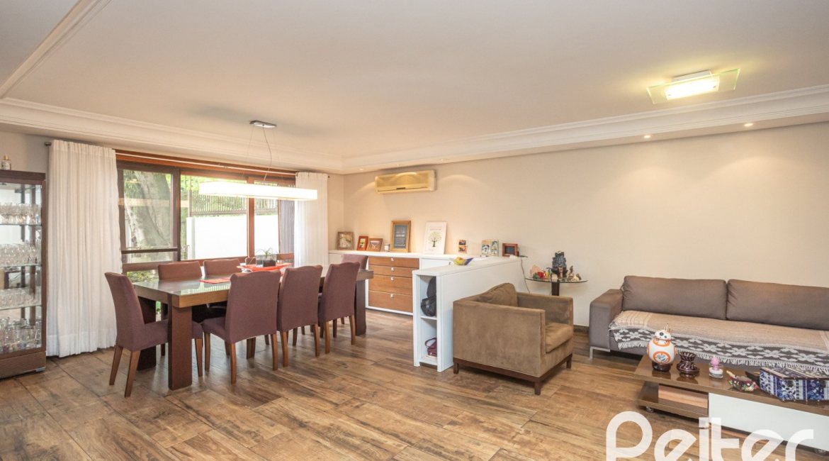 Casa em Condomínio à venda com 340m², 3 dormitórios, 1 suíte, 2 vagas, no bairro Jardim Isabel em Porto Alegre