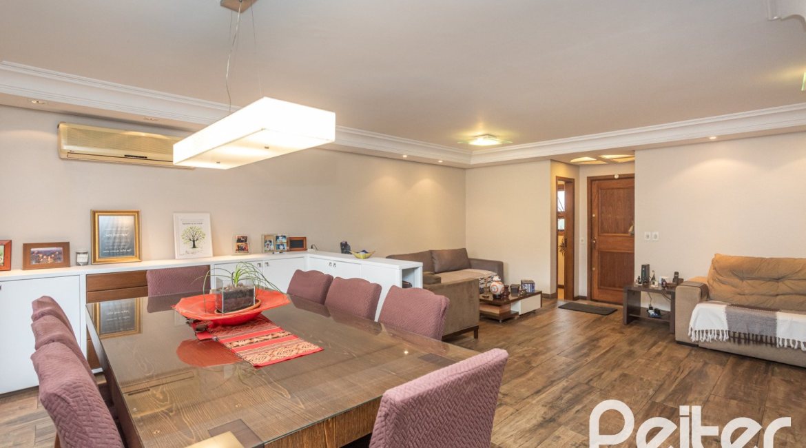 Casa em Condomínio à venda com 340m², 3 dormitórios, 1 suíte, 2 vagas, no bairro Jardim Isabel em Porto Alegre