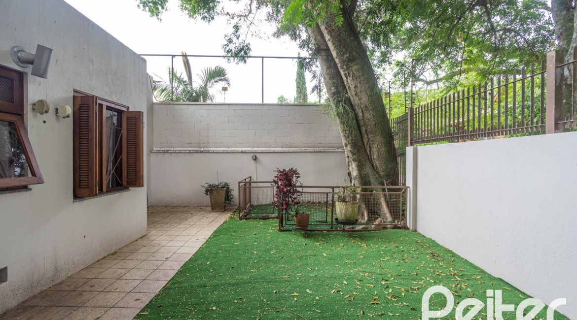 Casa em Condomínio à venda com 340m², 3 dormitórios, 1 suíte, 2 vagas, no bairro Jardim Isabel em Porto Alegre