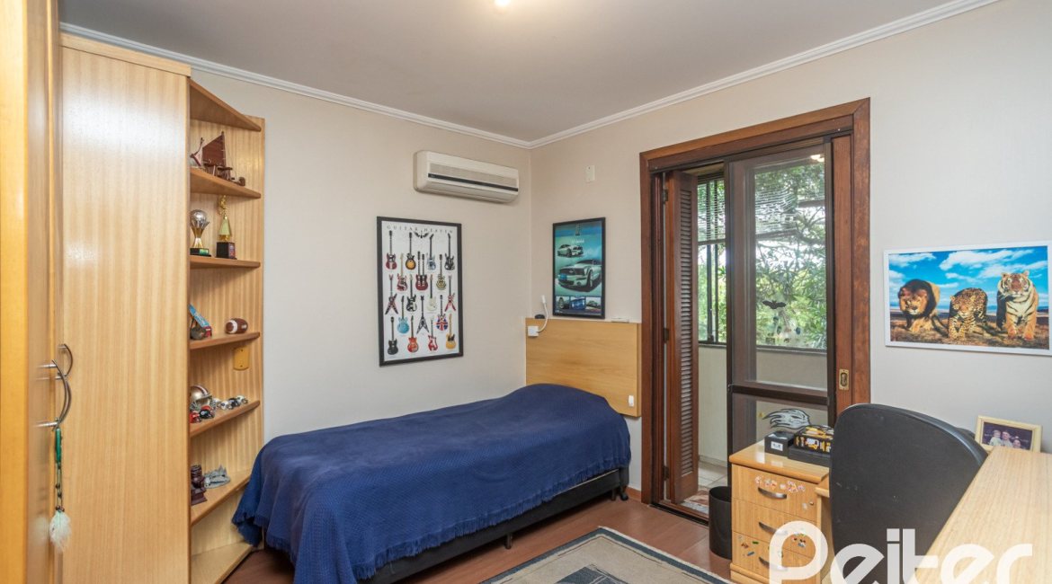 Casa em Condomínio à venda com 340m², 3 dormitórios, 1 suíte, 2 vagas, no bairro Jardim Isabel em Porto Alegre