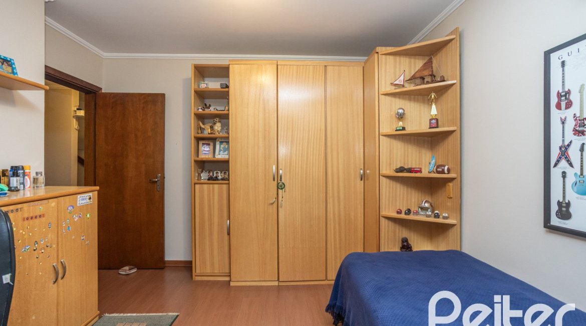 Casa em Condomínio à venda com 340m², 3 dormitórios, 1 suíte, 2 vagas, no bairro Jardim Isabel em Porto Alegre