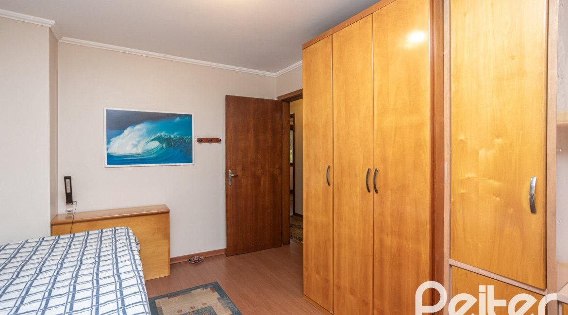 Casa em Condomínio à venda com 340m², 3 dormitórios, 1 suíte, 2 vagas, no bairro Jardim Isabel em Porto Alegre