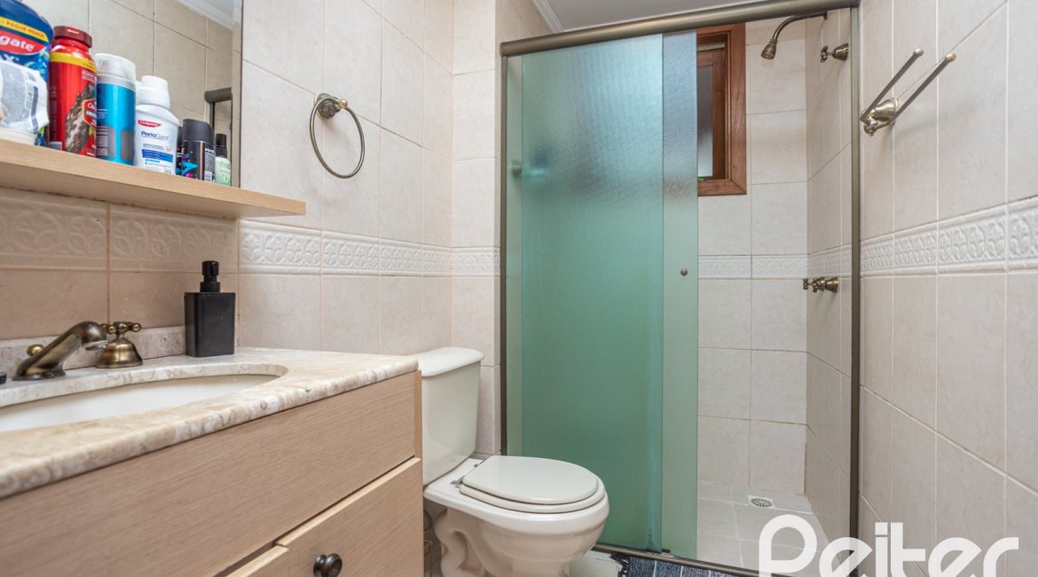 Casa em Condomínio à venda com 340m², 3 dormitórios, 1 suíte, 2 vagas, no bairro Jardim Isabel em Porto Alegre