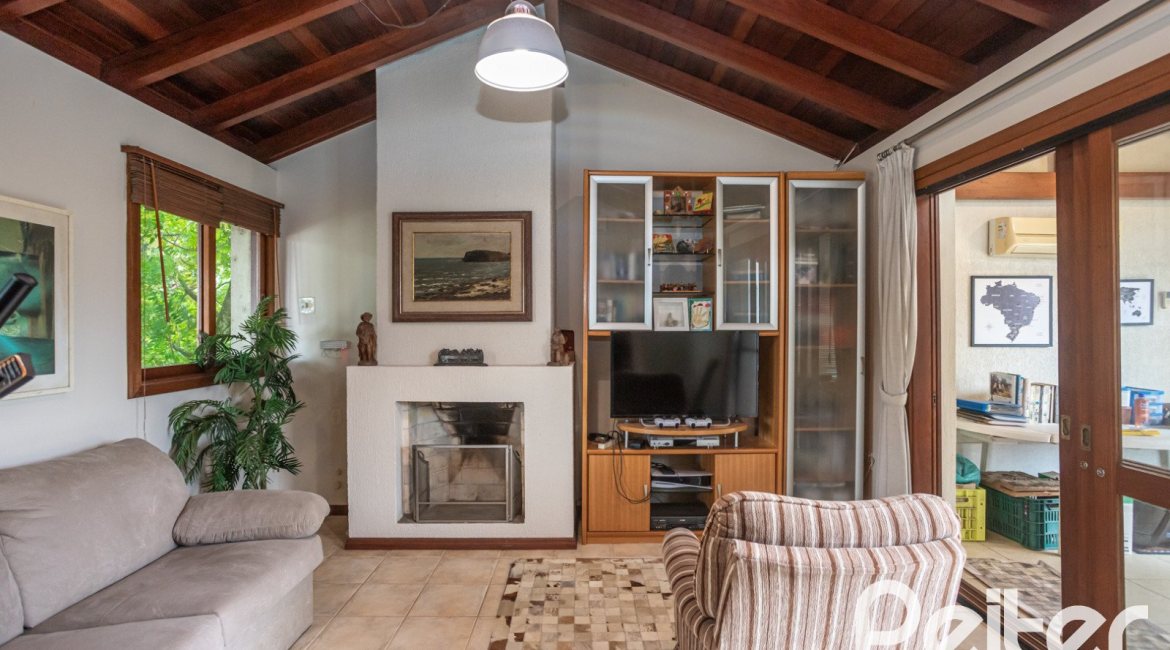 Casa em Condomínio à venda com 340m², 3 dormitórios, 1 suíte, 2 vagas, no bairro Jardim Isabel em Porto Alegre