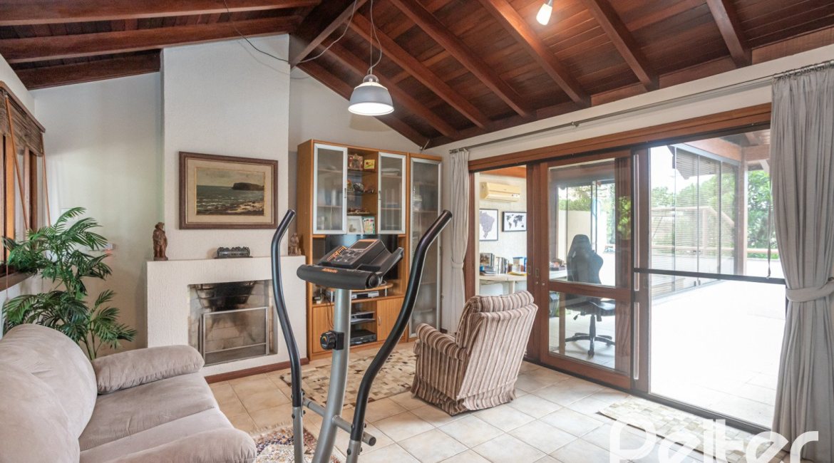 Casa em Condomínio à venda com 340m², 3 dormitórios, 1 suíte, 2 vagas, no bairro Jardim Isabel em Porto Alegre