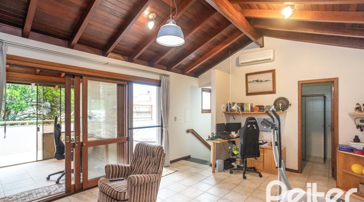 Casa em Condomínio à venda com 340m², 3 dormitórios, 1 suíte, 2 vagas, no bairro Jardim Isabel em Porto Alegre