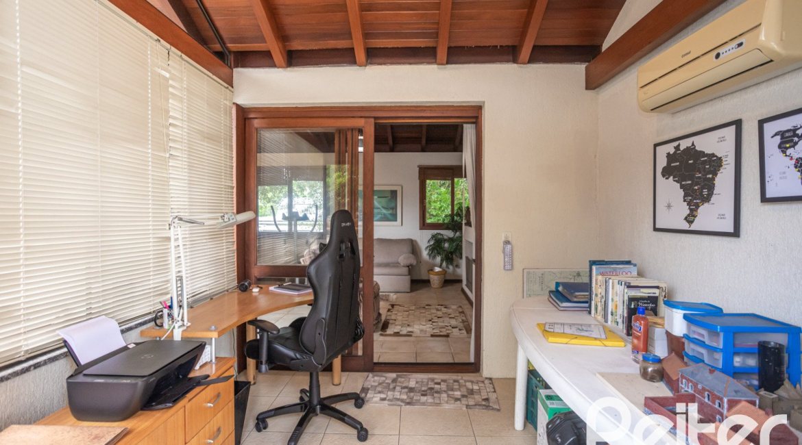 Casa em Condomínio à venda com 340m², 3 dormitórios, 1 suíte, 2 vagas, no bairro Jardim Isabel em Porto Alegre