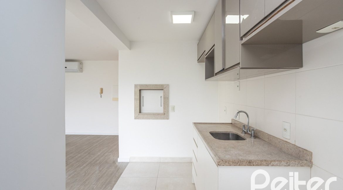 Apartamento à venda com 90m², 3 dormitórios, 1 suíte, 2 vagas, no bairro Tristeza em PORTO ALEGRE