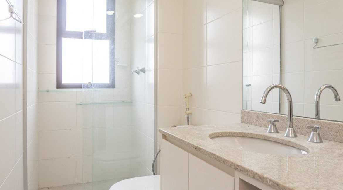 Apartamento à venda com 90m², 3 dormitórios, 1 suíte, 2 vagas, no bairro Tristeza em PORTO ALEGRE