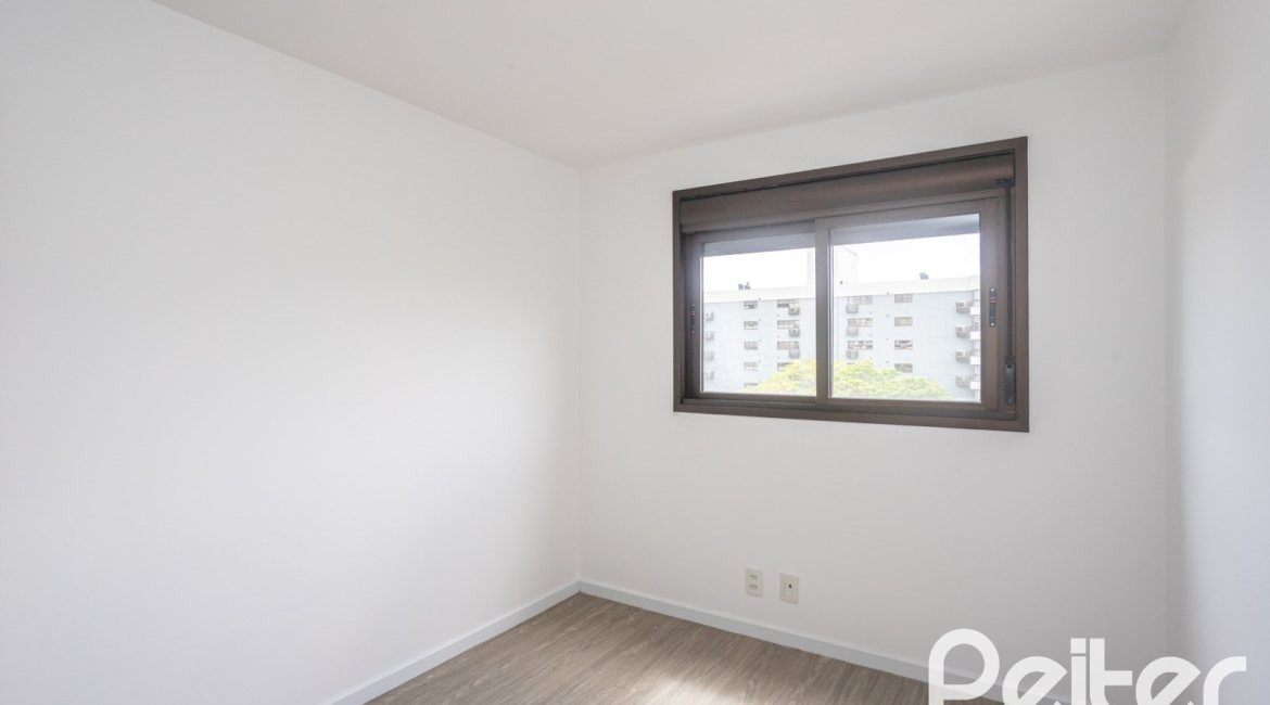 Apartamento à venda com 90m², 3 dormitórios, 1 suíte, 2 vagas, no bairro Tristeza em PORTO ALEGRE