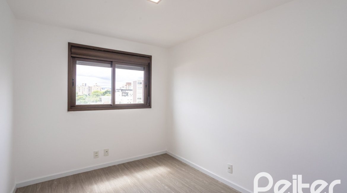 Apartamento à venda com 90m², 3 dormitórios, 1 suíte, 2 vagas, no bairro Tristeza em PORTO ALEGRE