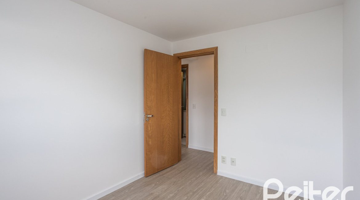 Apartamento à venda com 90m², 3 dormitórios, 1 suíte, 2 vagas, no bairro Tristeza em PORTO ALEGRE