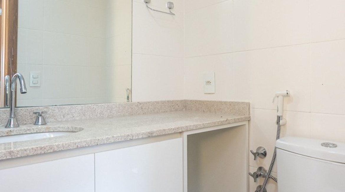 Apartamento à venda com 90m², 3 dormitórios, 1 suíte, 2 vagas, no bairro Tristeza em PORTO ALEGRE