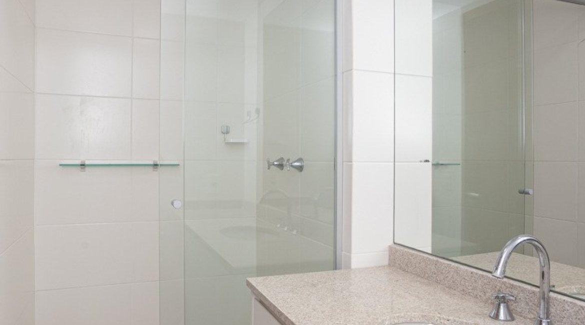 Apartamento à venda com 90m², 3 dormitórios, 1 suíte, 2 vagas, no bairro Tristeza em PORTO ALEGRE