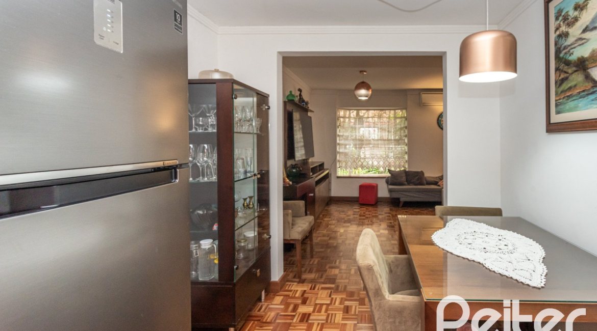 Casa em Condomínio à venda com 133m², 3 dormitórios, 1 suíte, 2 vagas, no bairro Tristeza em Porto Alegre