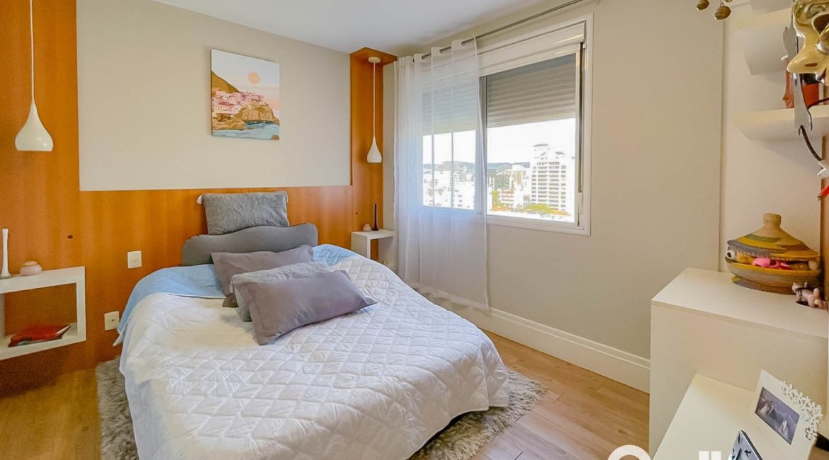 Apartamento à venda com 120m², 3 dormitórios, 3 suítes, 2 vagas, no bairro Menino Deus em Porto Alegre