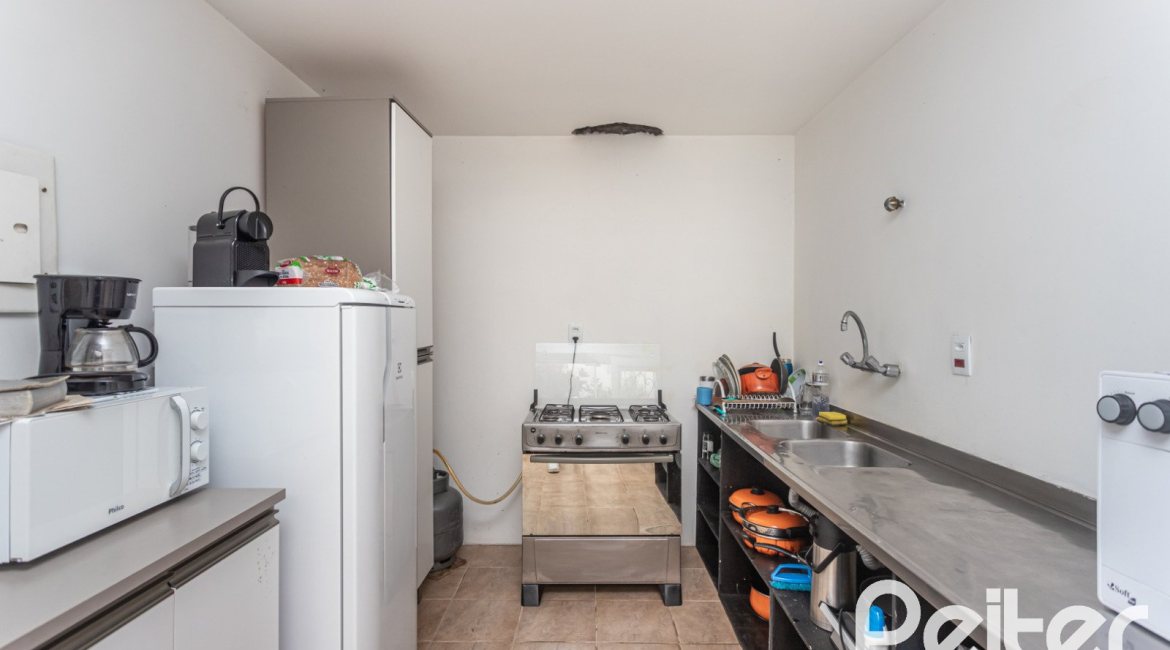 Casa à venda com 272m², 3 dormitórios, 2 suítes, 2 vagas, no bairro Ipanema em Porto Alegre