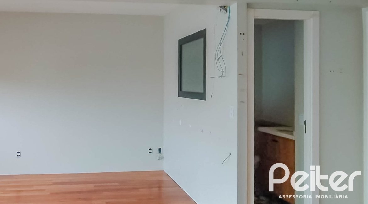 Apartamento à venda com 40m², 1 dormitório, 1 vaga, no bairro Cristal em PORTO ALEGRE