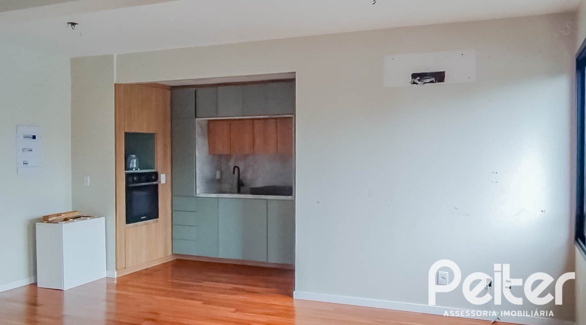 Apartamento à venda com 40m², 1 dormitório, 1 vaga, no bairro Cristal em PORTO ALEGRE